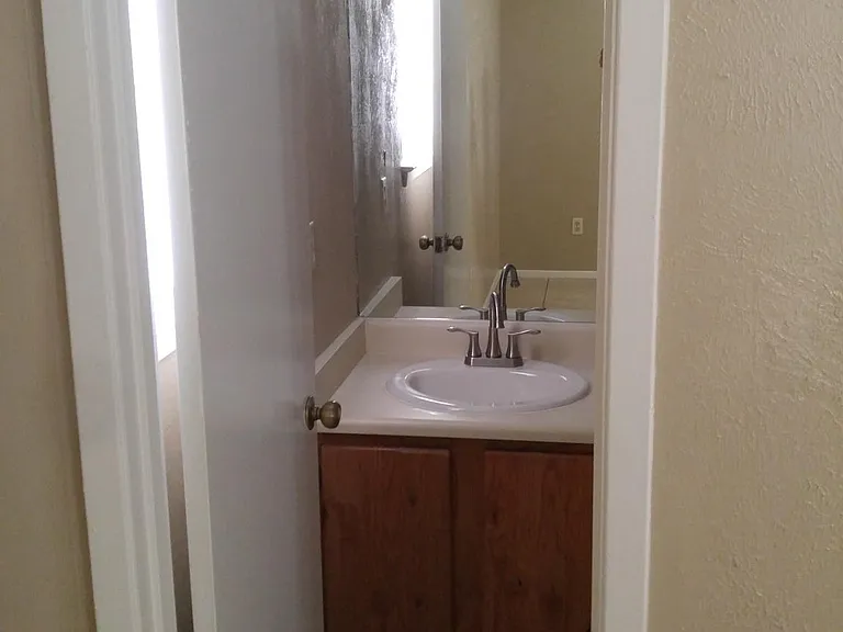 11921 Sunhillow Bnd #B — Photo 8