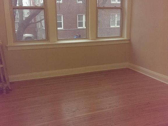 4th image of 3109 W Ainslie St APT 1
