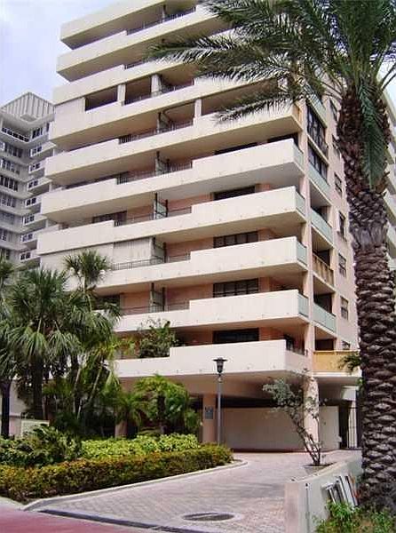 1st image of 1621 Collins Ave APT 905