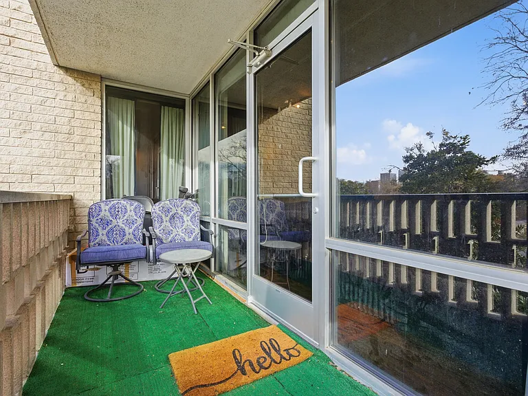 700 E 9th St #4M — Photo 9
