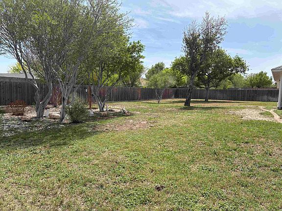 4th image of 309 Far Hills Dr