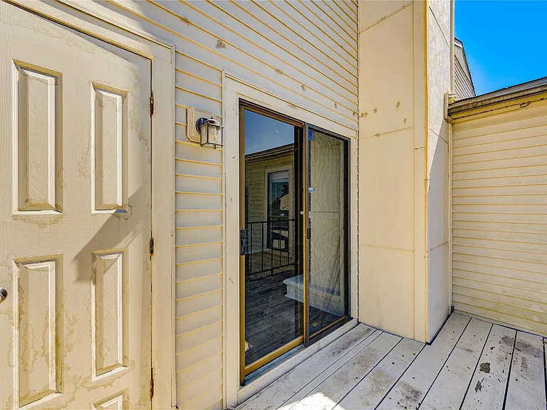 6401 Deihl Rd #505 — Photo 18