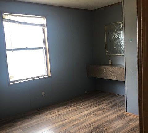 5th image of 73 Martha Dr