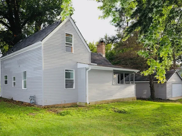 7613 Center Dr, Wonder Lake, IL 60097