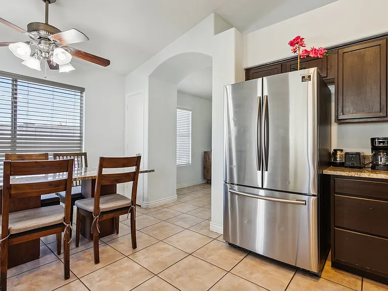 8054 W Palo Verde Dr — Photo 4