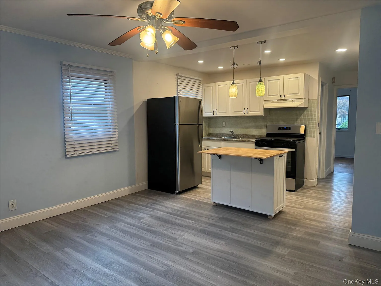 1 bed, 1.0 bath, $2,200 — Photo 2