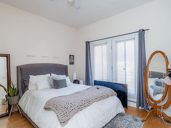 5th image of 509 N Hartland St #2S