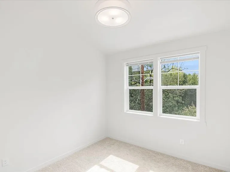 8438 SE 21st Ave — Photo 20