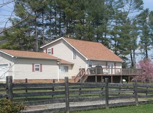 315 Sharps Hollow Rd, Bluff City, TN 37618