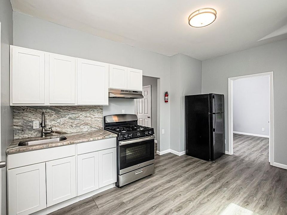 1st image of 540 N Grove St #4