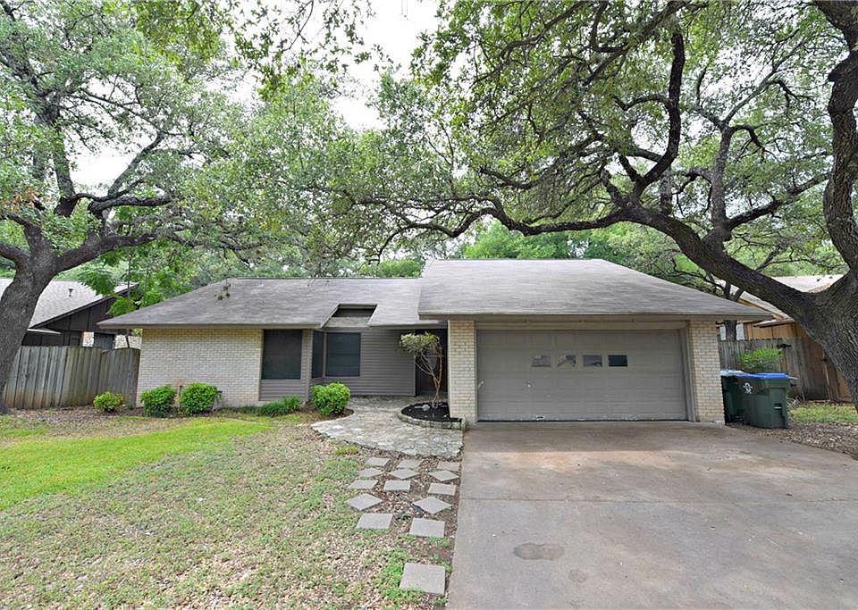1st image of 10044 Woodland Village Dr