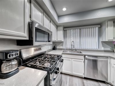 2225 Silver Pine Dr, Las Vegas, NV, 89108