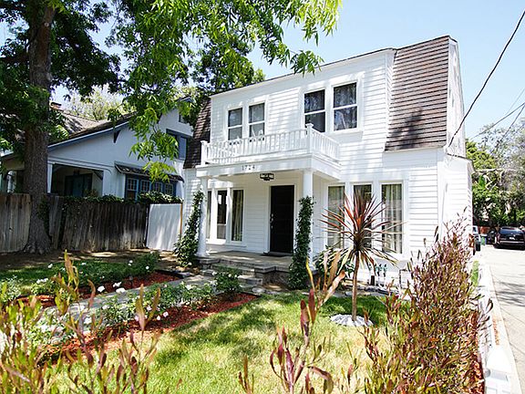 2nd image of 1722 Nichols Canyon Rd