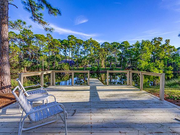4th image of 103 NE Cypress Trail
