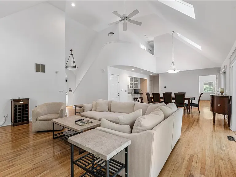 6 Bennett Dr — Photo 4