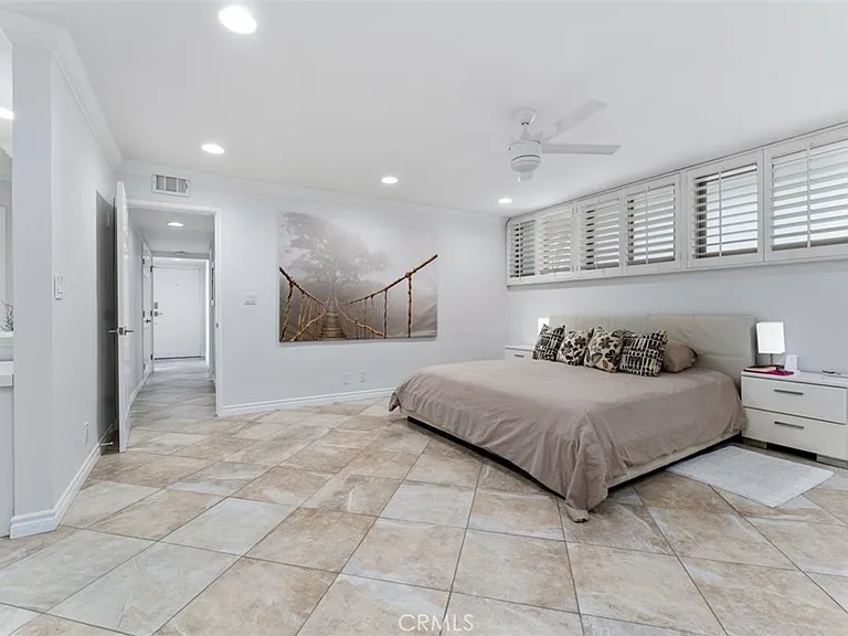1585 S Coast Hwy #24 — Photo 13