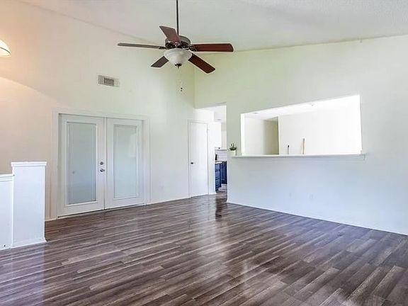 5th image of 3302 Green Valley Dr