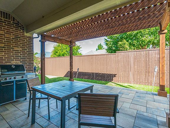 5th image of 2040 Hideaway Ln
