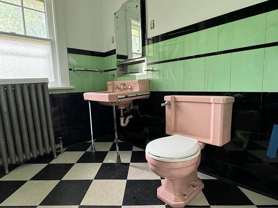 1st image of 83 Oakdale Ave #4