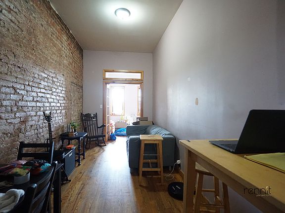 2nd image of 420 Melrose St APT 2R