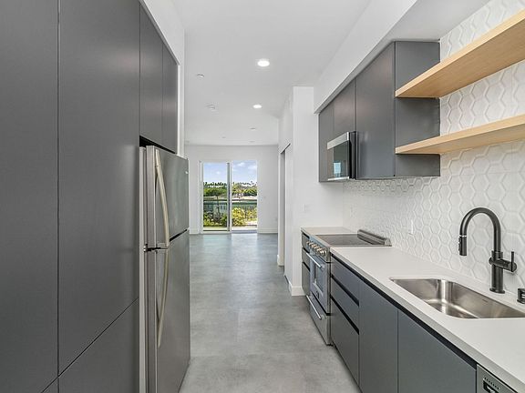 2nd image of 3451 W 43rd St #F505