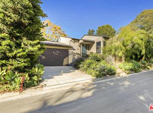 3909 Prospect Ave, Los Angeles, CA 90027