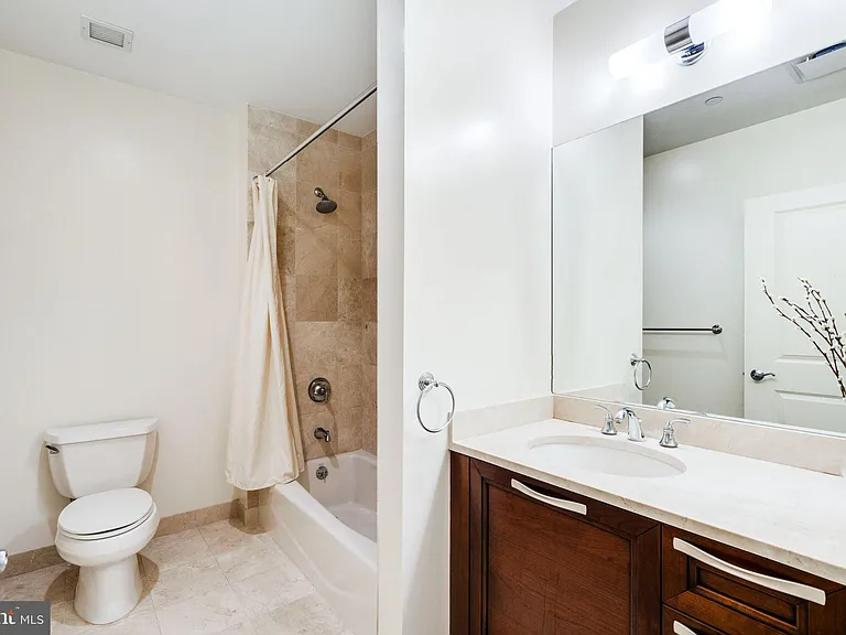 50 S 16th St #4304 — Photo 17