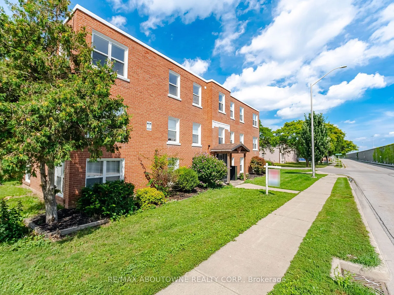 2 bed, $2,099 — Photo 2
