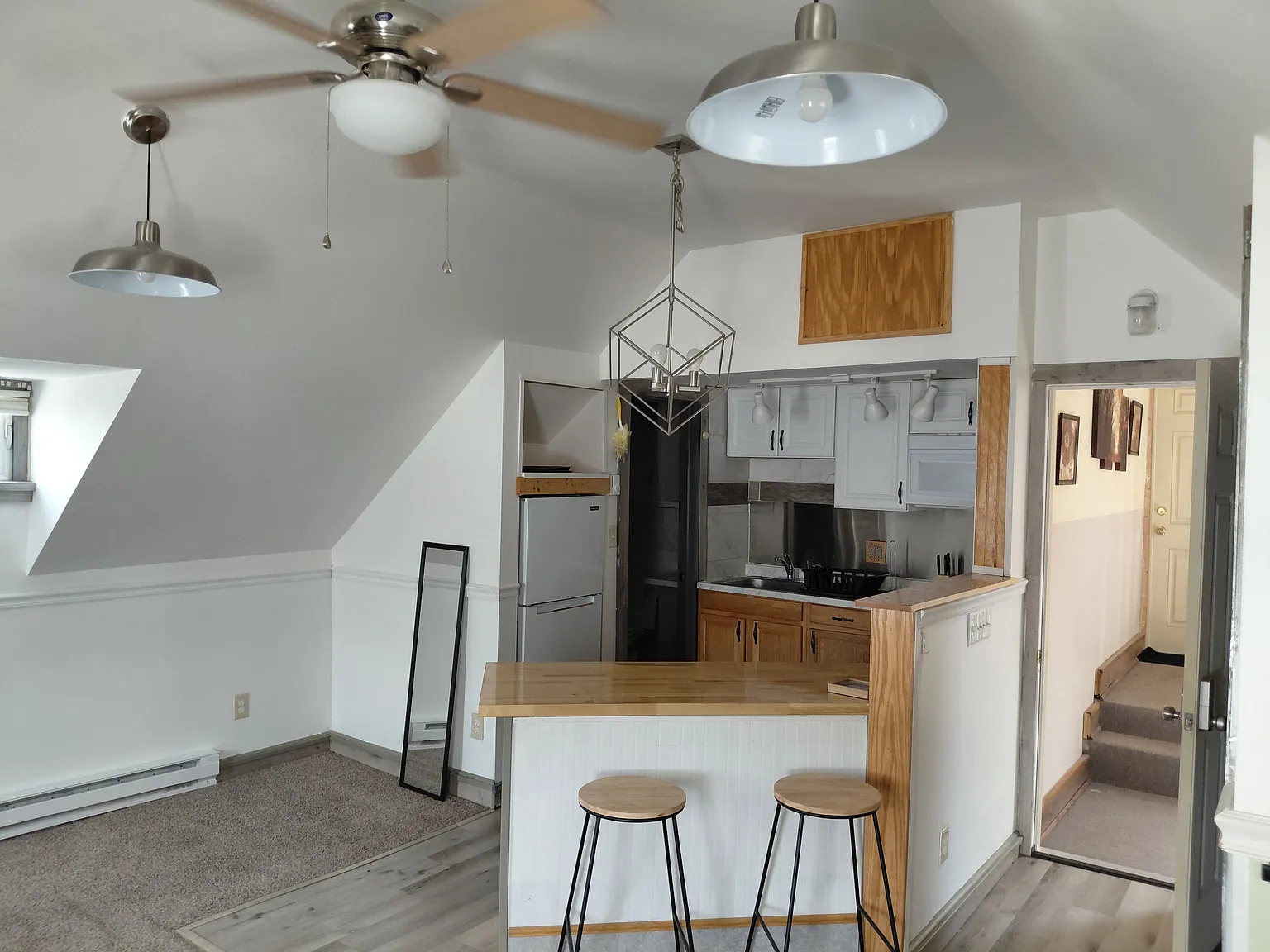 Studio, $750 — Photo 2