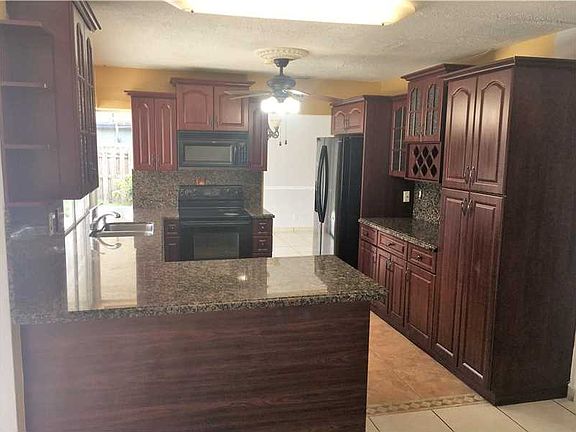 3rd image of 8116 NW 67th Ave