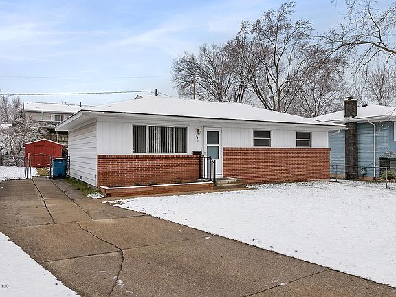 2nd image of 647 Ferndale Ave NW