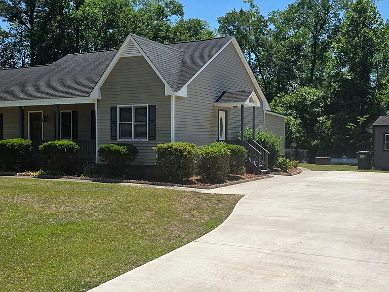 113 Lakeland Dr — Photo 4