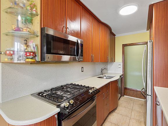 4th image of 458 Neptune Ave APT 18K
