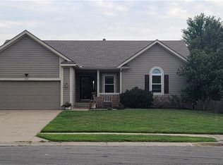 111 Cherry Hills Cir, Gardner, KS 66030