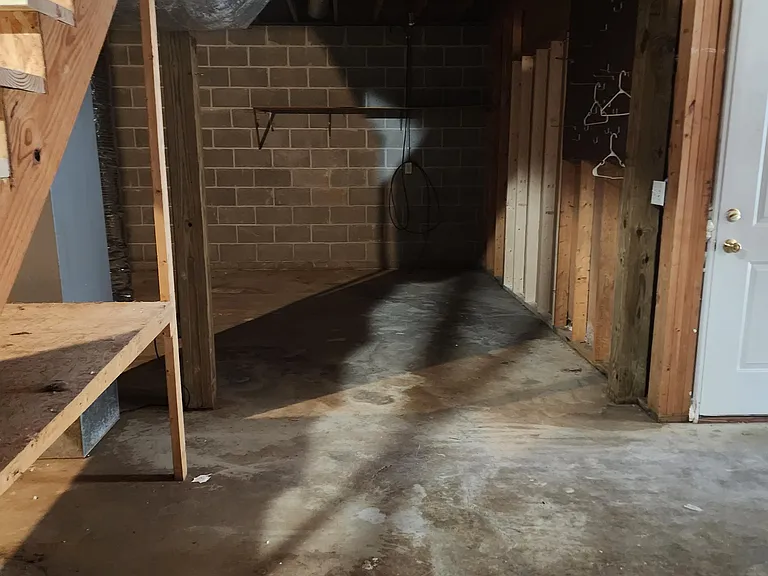143 W Gate Dr — Photo 33
