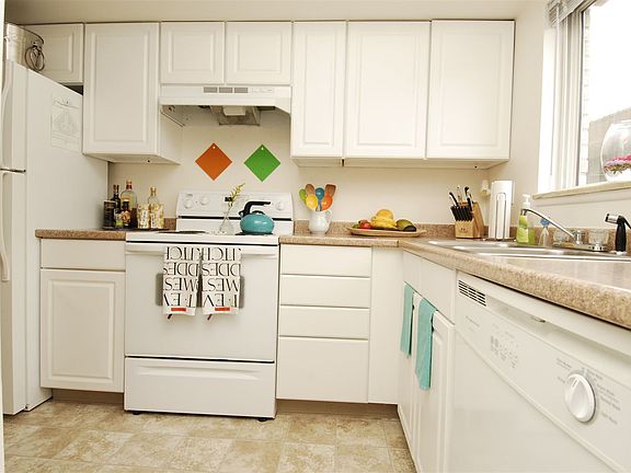 Holiday Townhomes in Lansing (5)