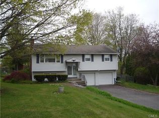 21 Sherwood Dr, New Milford, CT 06776