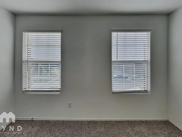428 Sebring Cir — Photo 11