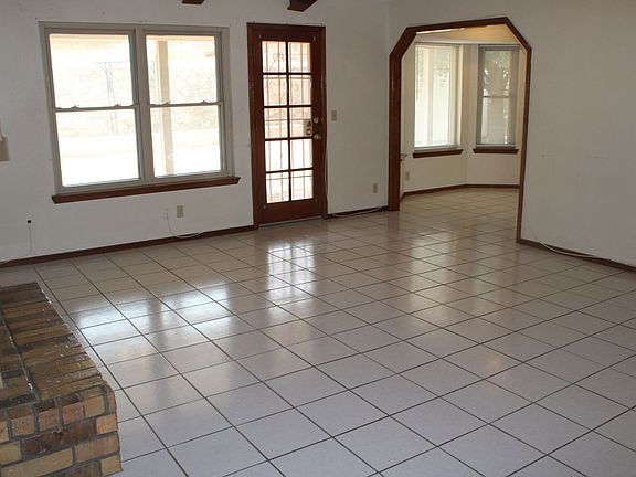 4th image of 11550 James Grant Dr
