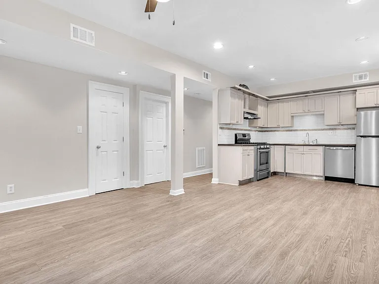 1046 Tilden St NW #C — Photo 7