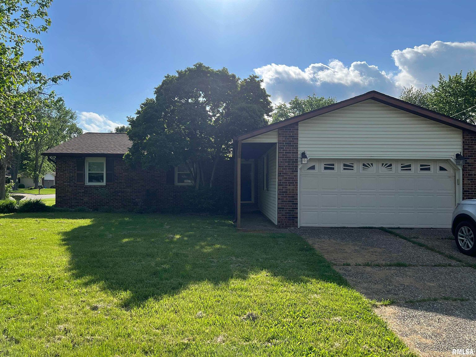 900 N Park Ave, Chatham, IL 62629 Zillow