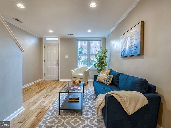 5th image of 233 S Highland Ave