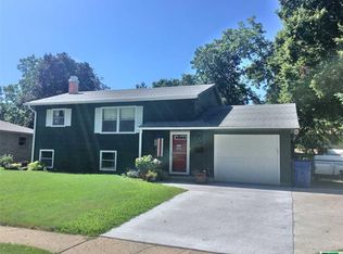 937 Ash St, Vermillion, SD 57069