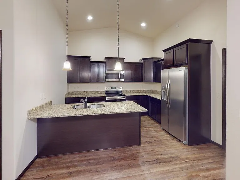668 Denali Dr — Photo 2