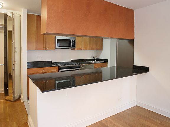 4th image of 77 W 15th St #218