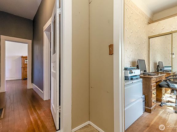 4th image of 503 5th Avenue S