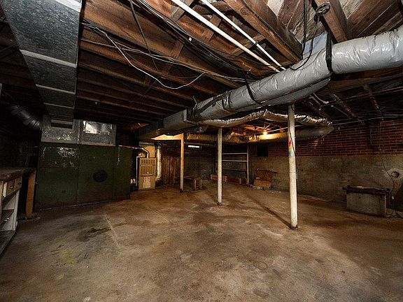 5th image of 4400 Ocoee St NE
