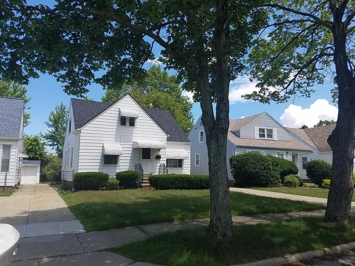 4233 Harwood Rd photo 1