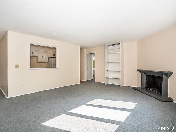 4th image of 11 Byrne Court #E1