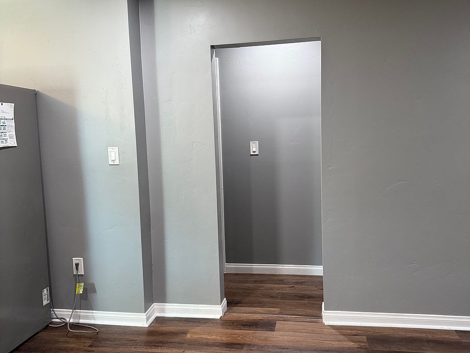 Entry into hallway